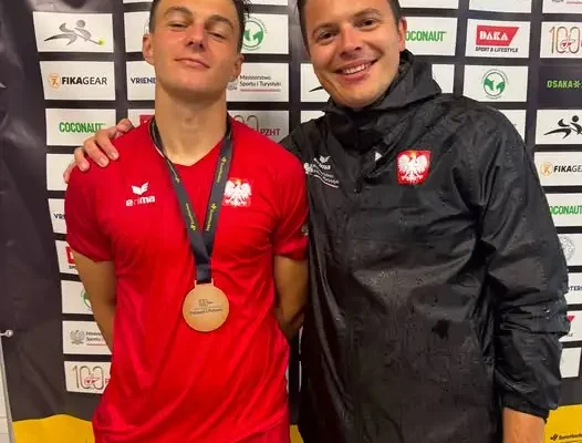 Polscy hokeiści z brązem Mistrzostw Europy U-21 Dywizji II
