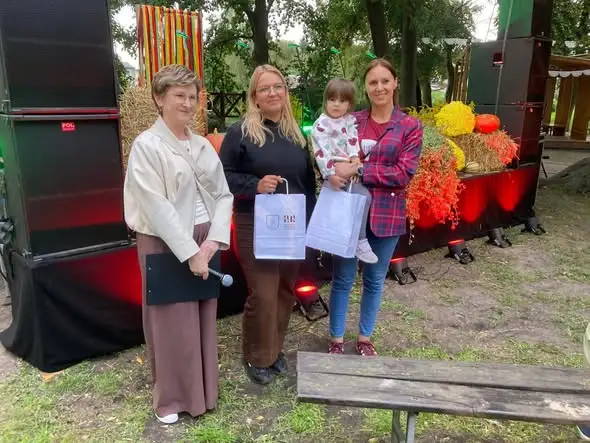 Łabiszyn: wręczono nagrody w konkursie fotograficznym „Złapani z książką”
