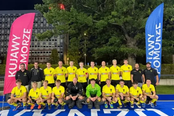 Hokej Superliga: LKS Gąsawa przegrywa z mistrzem Polski, ale pokazuje charakter