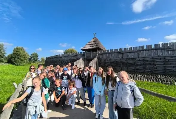 Uczniowie z Janowca Wielkopolskiego na XXXI Festynie Archeologicznym w Biskupinie