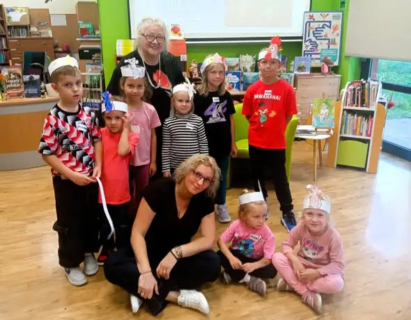 Czytoplastyka w Barcinie: literacko-plastyczne warsztaty dla dzieci wróciły po wakacjach