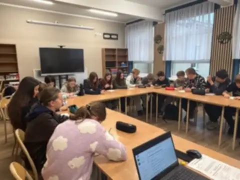 Tydzień Bezpieczeństwa w Barcinie: warsztaty „DEBATA” dla uczniów