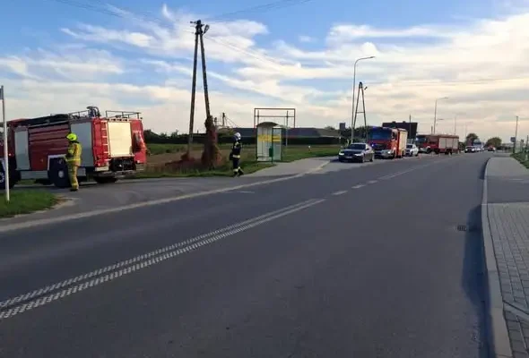 Zgłoszenie z systemu e-Call na DW 254 w Barciniu Wieś. Interweniowały służby ratunkowe