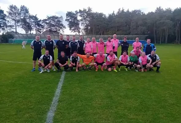 Old Boys OSiR Janowiec Wielkopolski rozegrali sparing z HKS Odlew Poznań