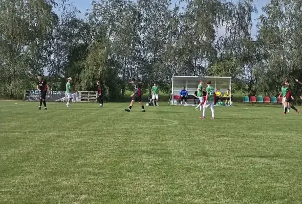 A Juniorzy LKS Dąb Barcin rozgromili Znicz Rojewo 10:1