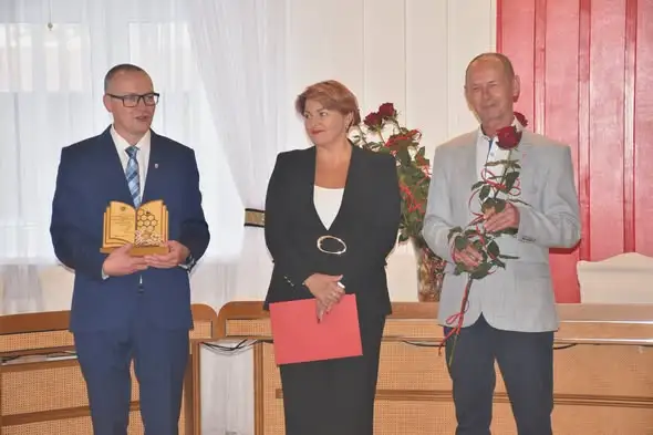Dzień Edukacji Narodowej w Barcinie: nagrody dla nauczycieli i życzenia od władz gminy