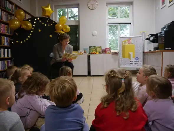 Owocowo-warzywna Noc Bibliotek w Łabiszynie – przedszkolaki z wizytą w bibliotece