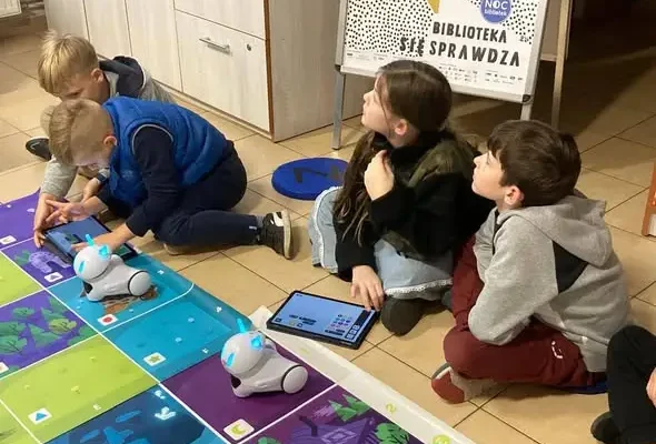 Młodzi programiści z Łabiszyna programują roboty Photon