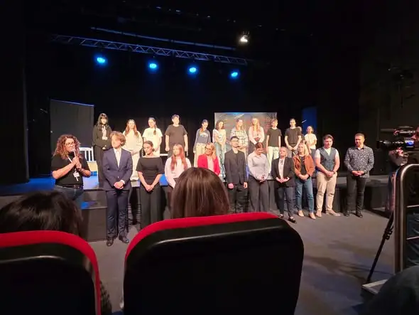 „Sekret 2.0” w Barcinie: młodzież uczyła dorosłych o hejcie i empatii