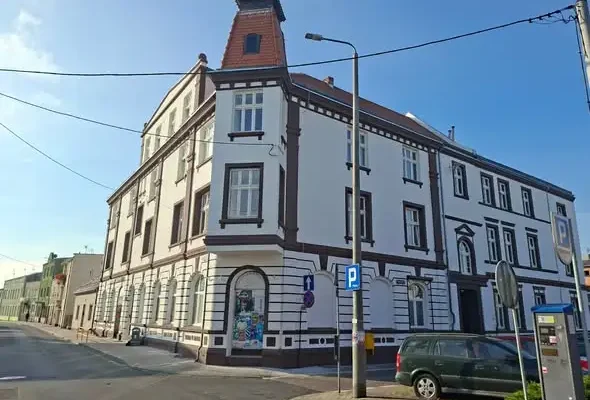 Żnin: budynek przy Pocztowej 15 przeszedł gruntowną modernizację energetyczną