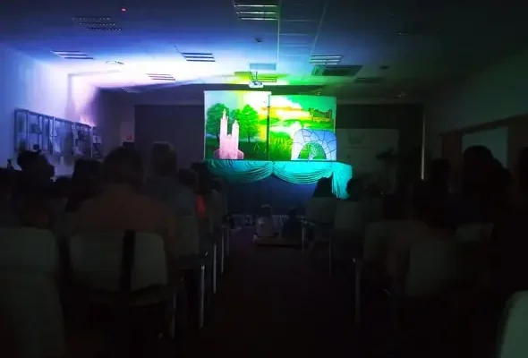 Smok Wawelski zawitał do biblioteki – teatralna podróż w świat legendy
