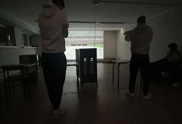 Uczniowie z Labiszyna trenowali na wirtualnej strzelnicy w Żninie