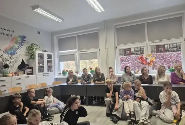 Lekcja angielskiego w Barcinie: empatia i współpraca w praktyce